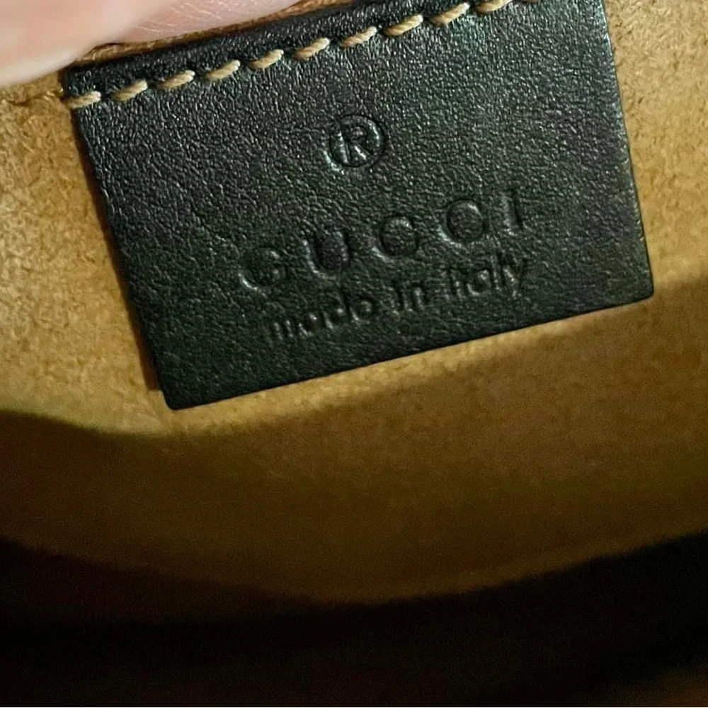 SOLD‼️Gucci Small Padlock Leather Shoulder bag - Picture 2 of 11